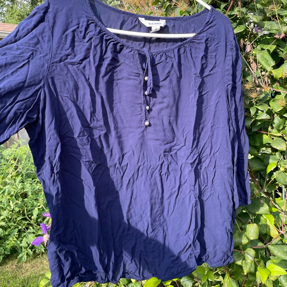EUC Old Navy navy blue peasant top in XL